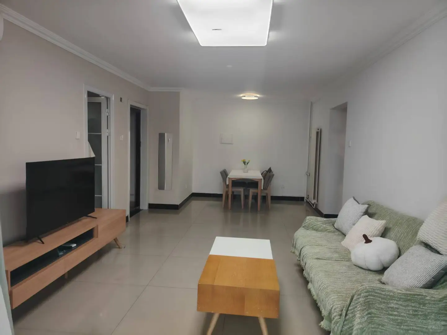 广安么中医院旁、广内地铁、广信嘉园两居