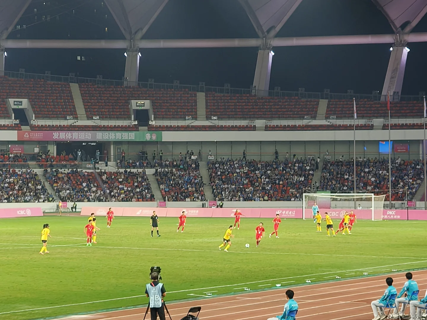 全运女足上半场0:0下半场0:1