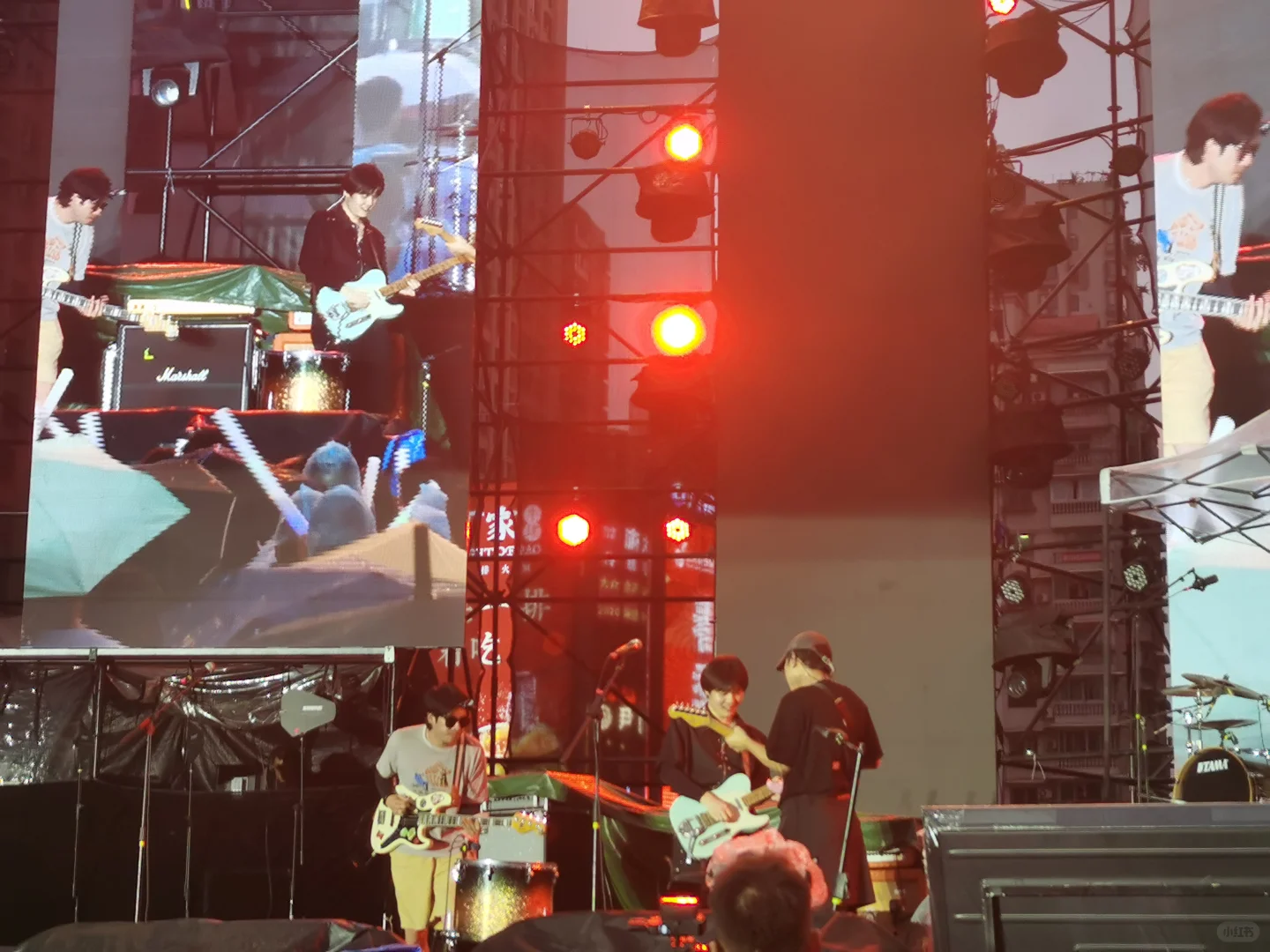 重庆京东mall音乐节！！白皮书乐队！！！