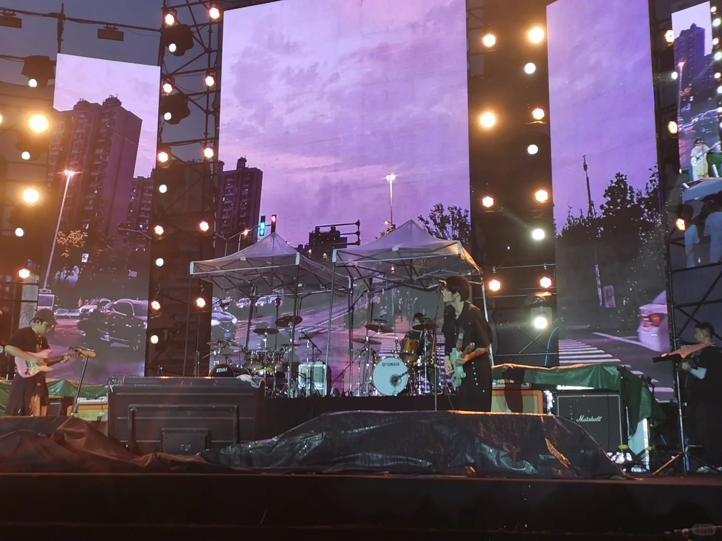 重庆京东mall音乐节！！白皮书乐队！！！