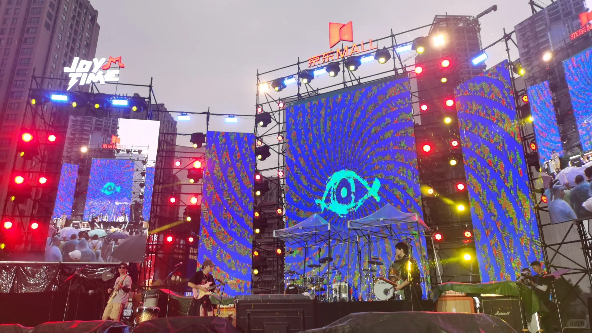 重庆京东mall音乐节！！白皮书乐队！！！