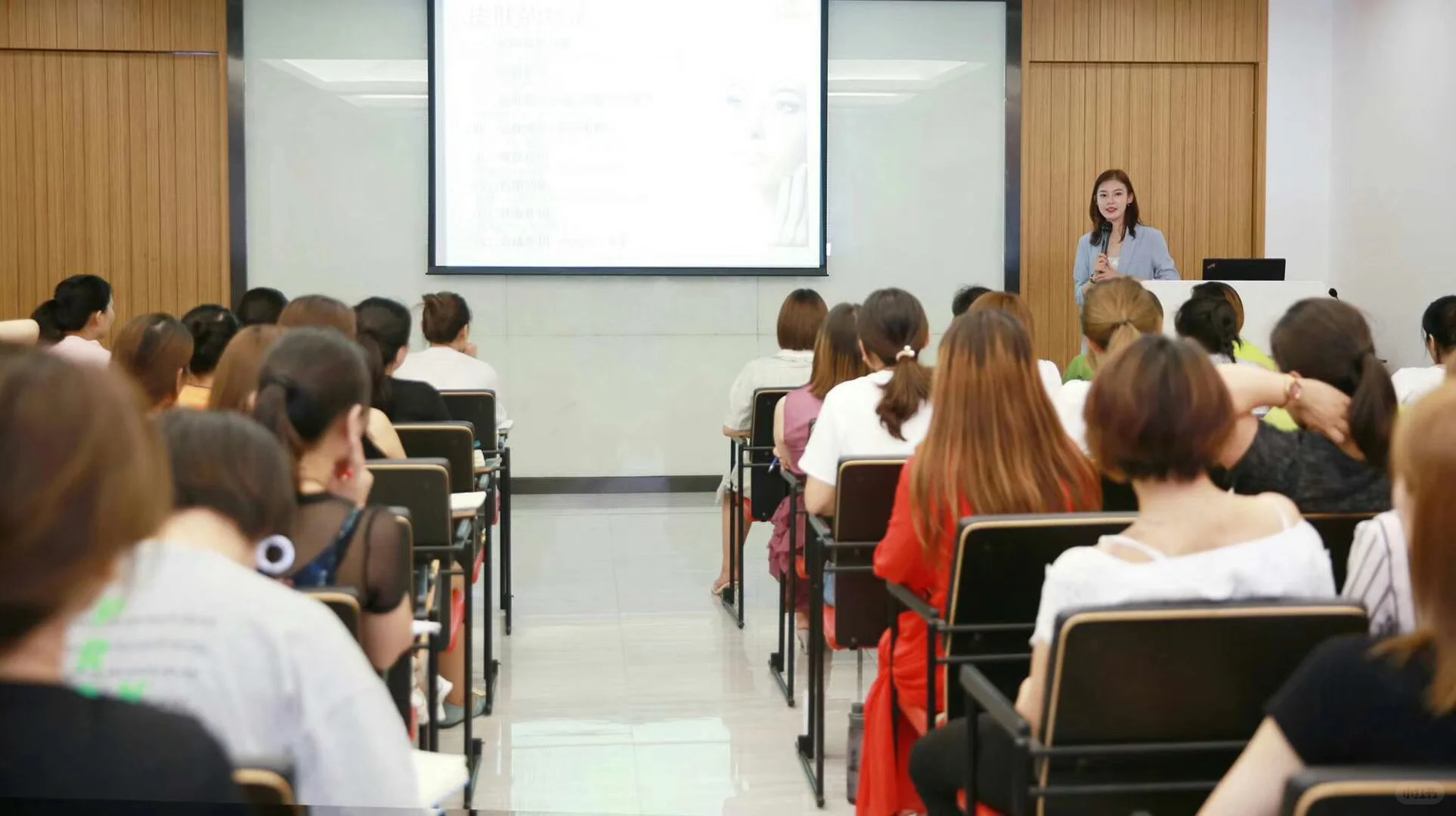 宝妈手艺人回归，专注上门调理痘肌13年✨