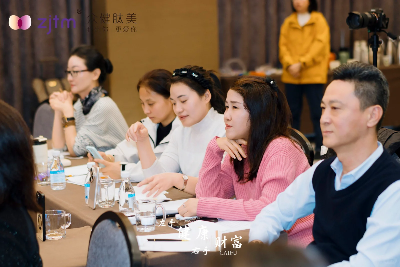 胶原蛋白肽火?！