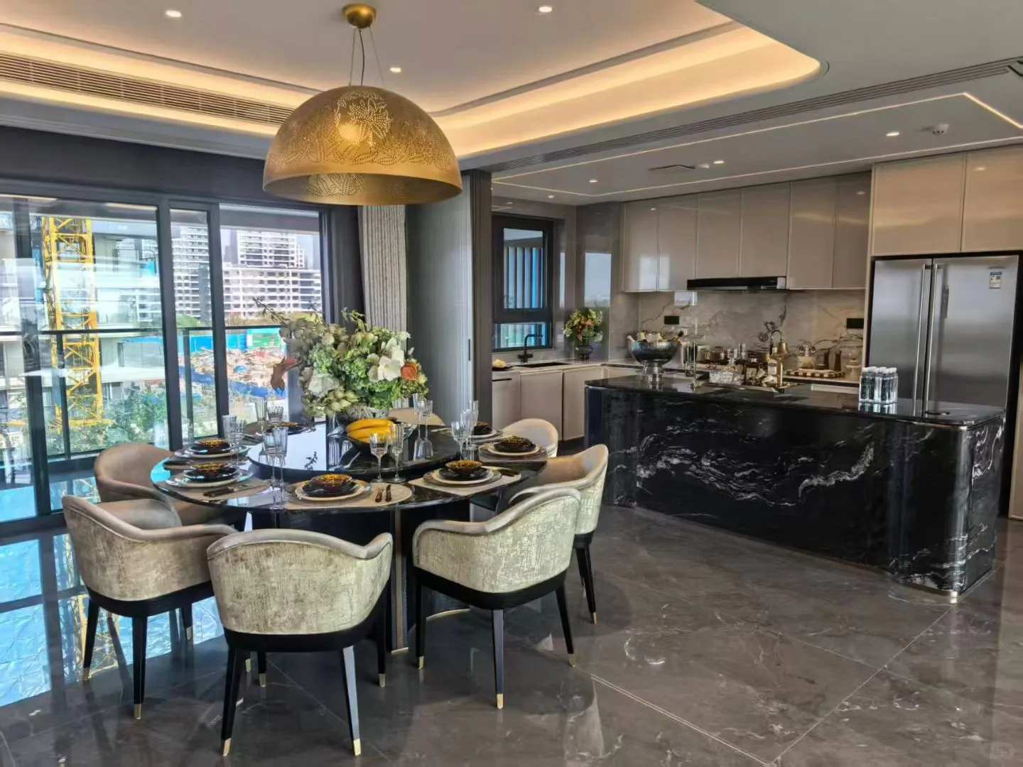 园区星湖街，地铁口，大四房，新房