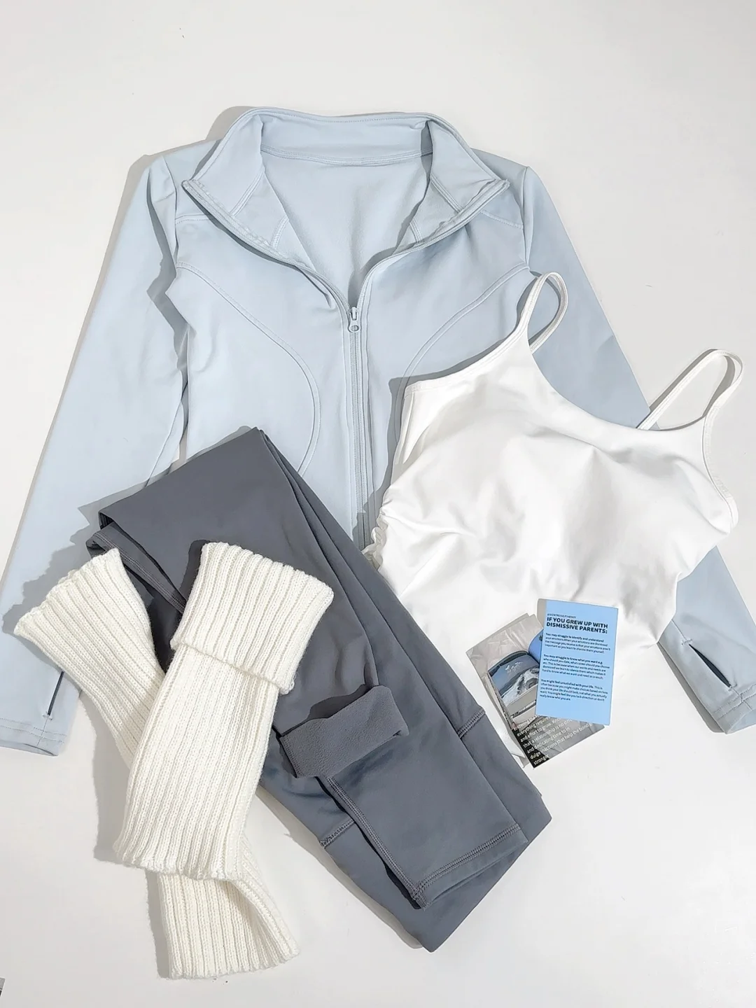 有在认真找运动风套装！?33