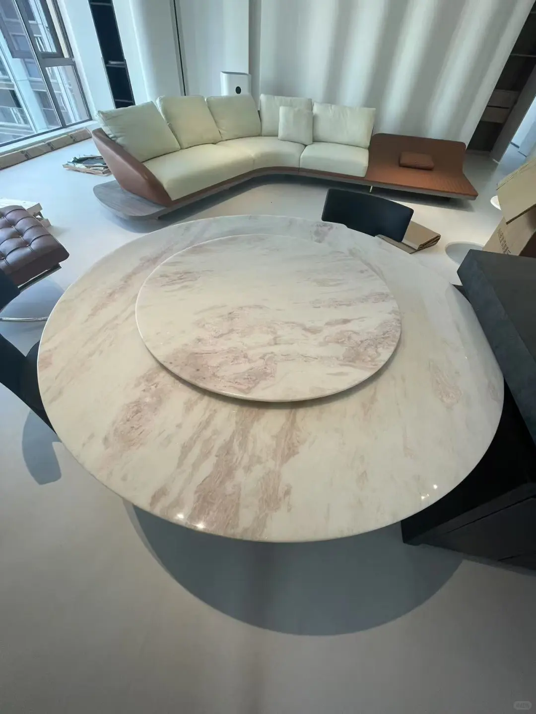 网购的芬迪粉奢石餐桌到了！安全下车！