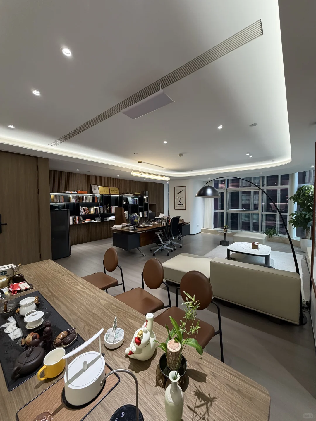 业主直租！0中介费！1000平米现房拎包入住