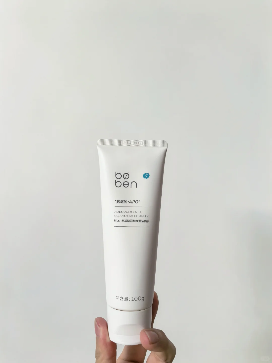 内行人说:护肤品原料自研的水太深。