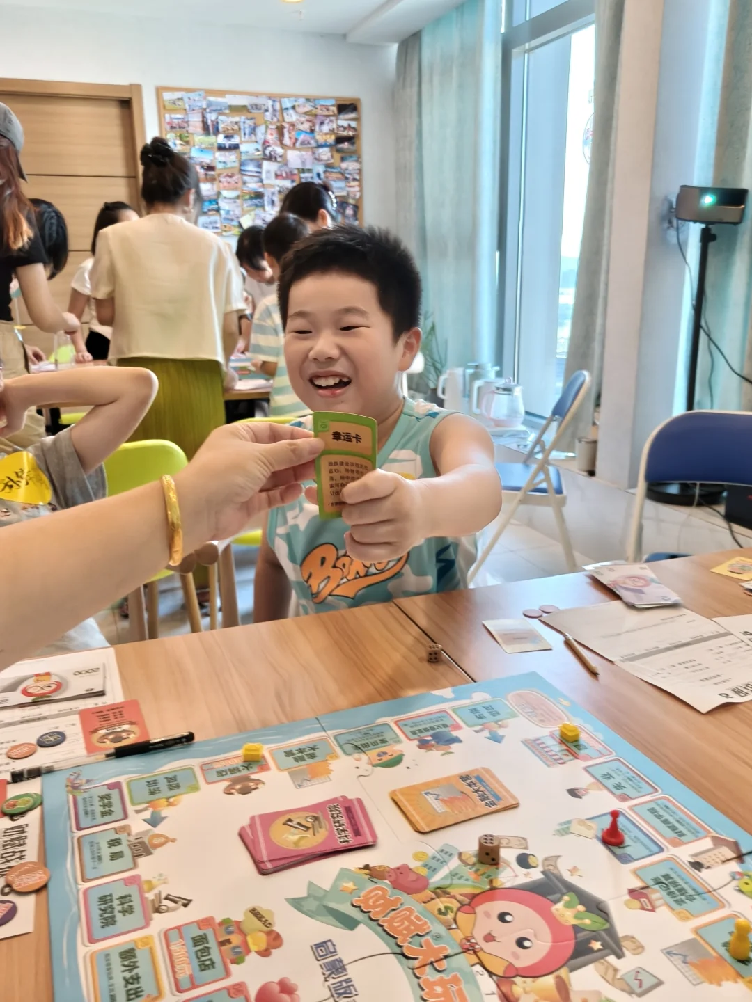 赶紧码住!孩子玩桌游学会的4个搞钱思维