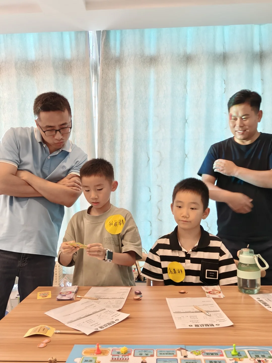 赶紧码住!孩子玩桌游学会的4个搞钱思维