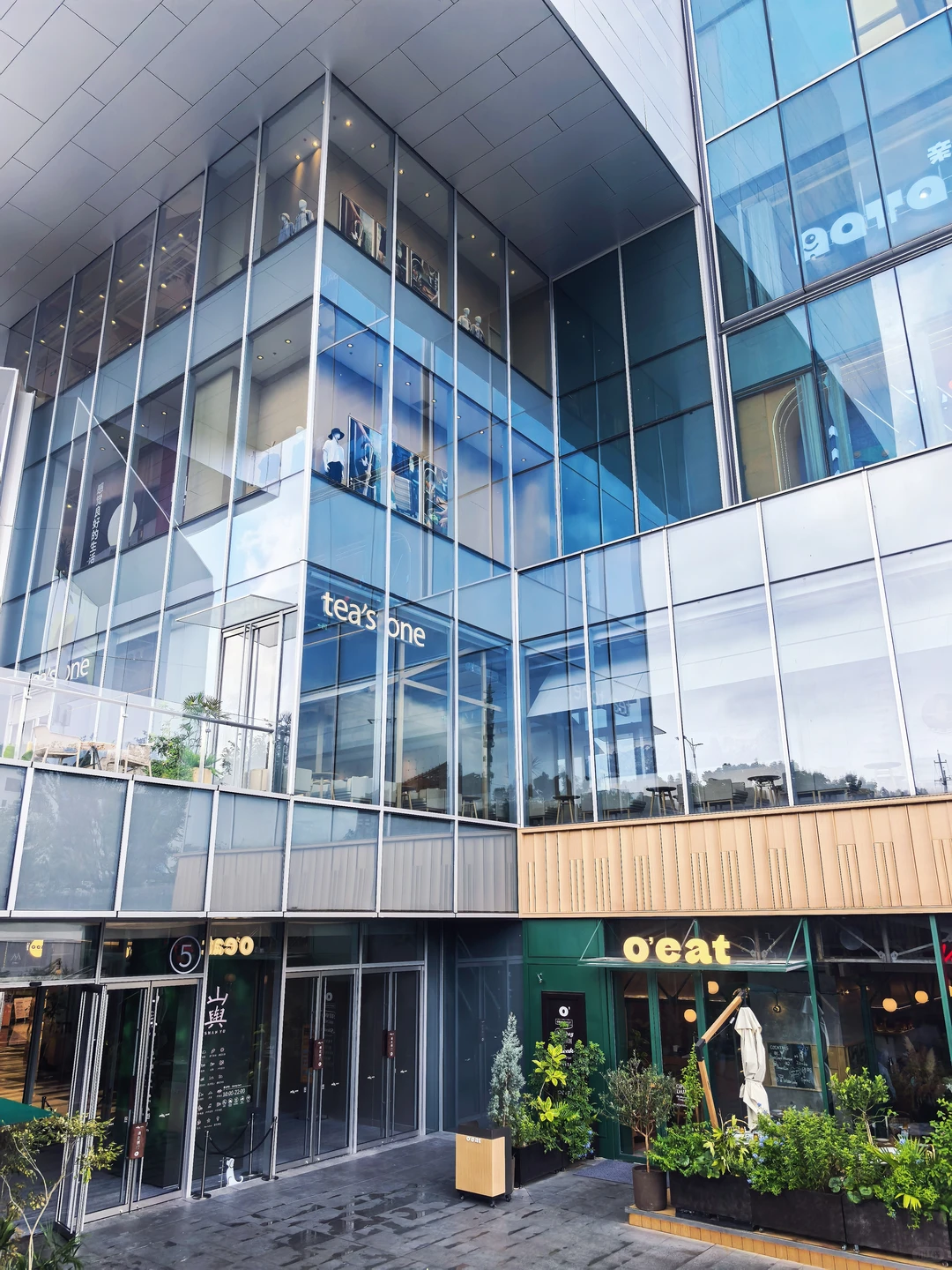 为什么商场会争相引入“漂亮饭”?