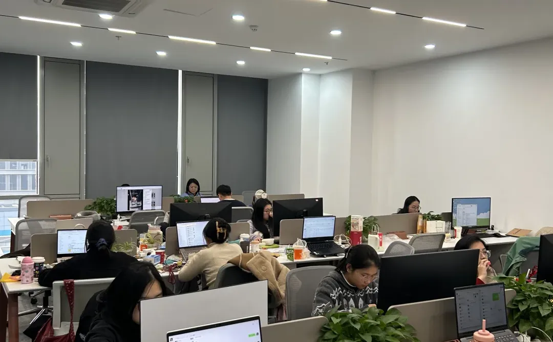 我在杭州开公司,专门给老板做小红书陪跑