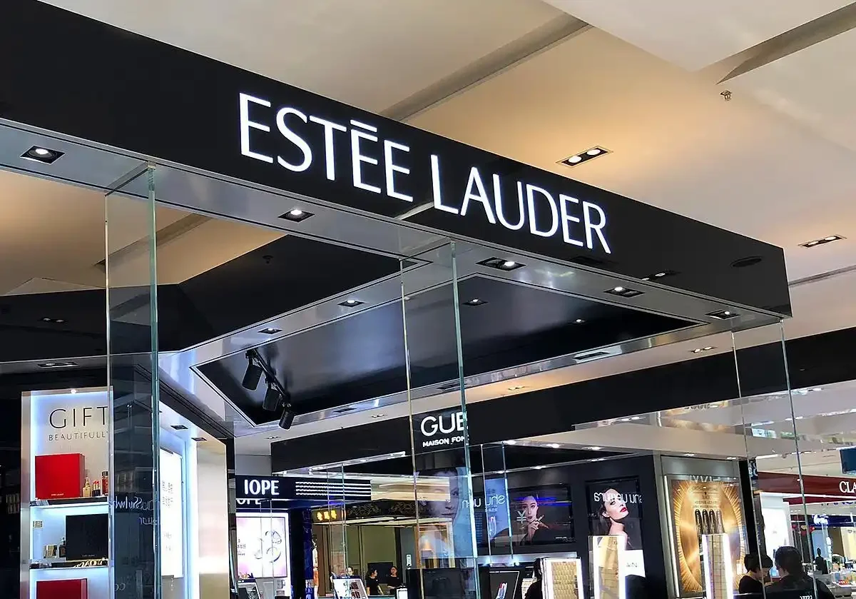 雅诗兰黛业绩爆雷，新CEO明年上任