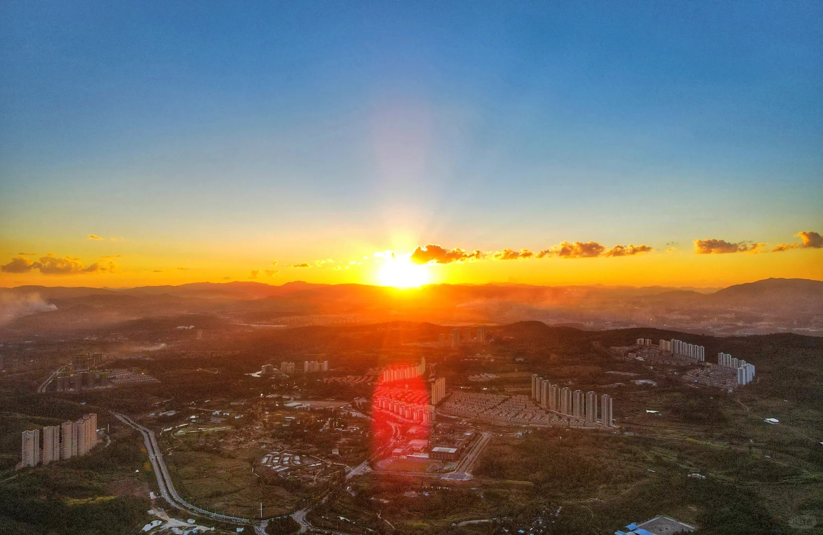 房地产市场分化加剧:新规驱动下的未来趋势