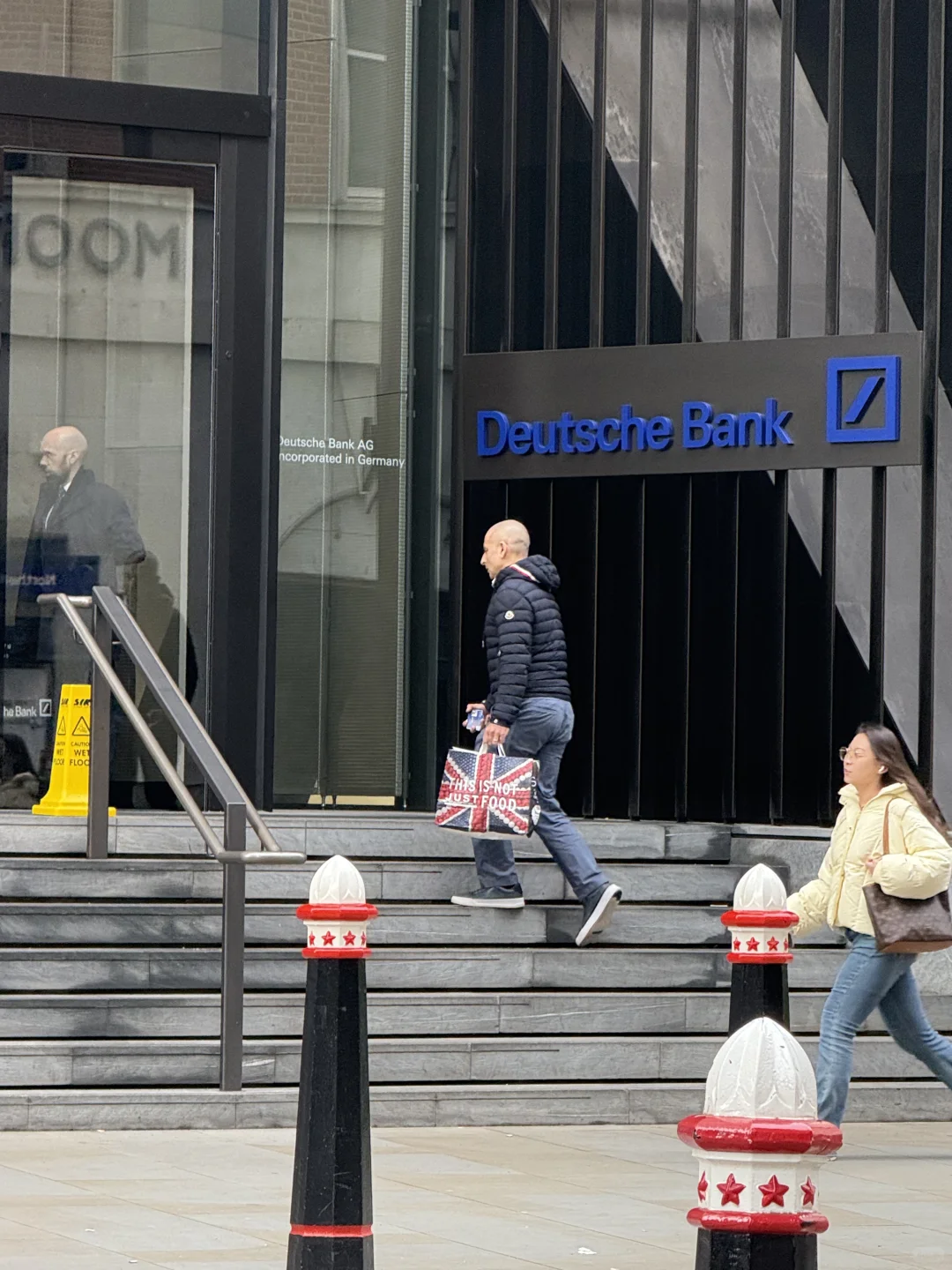 当我们看裁员新闻时到底在看什么?