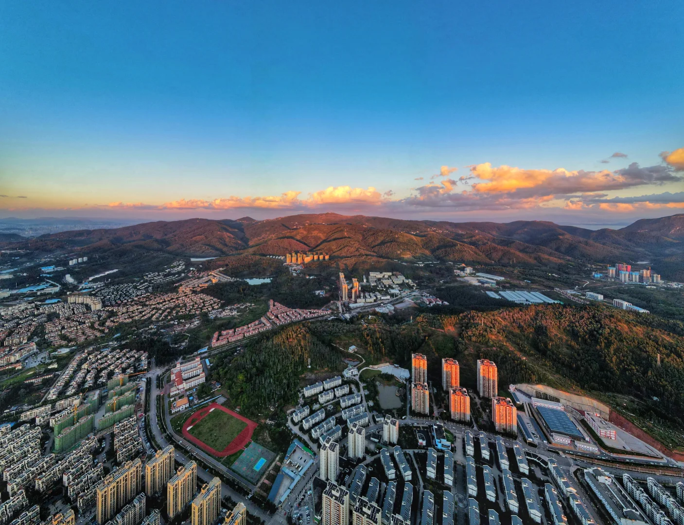 房地产市场分化加剧:新规驱动下的未来趋势