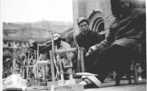 抗战时期老照片AI修复