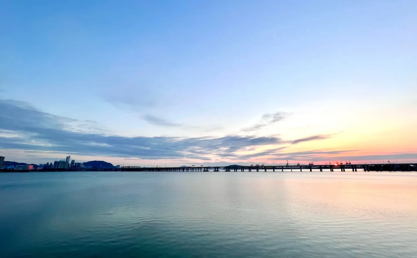 海上升天边的颜色??