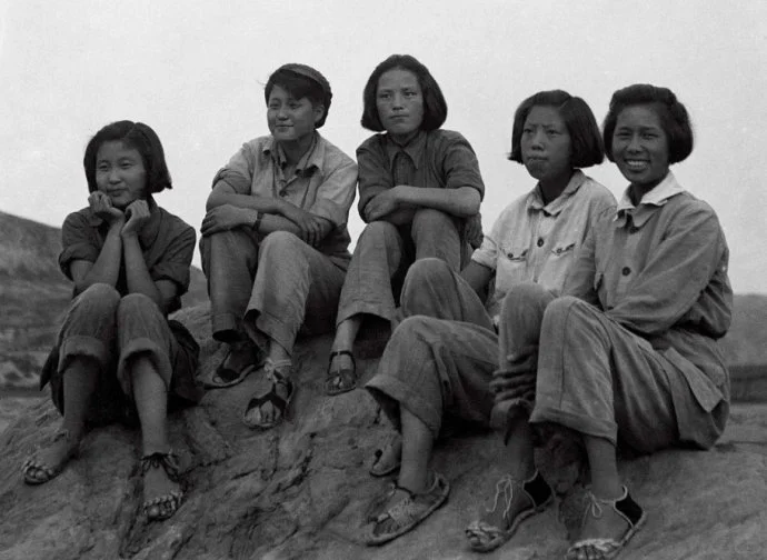 抗战时期老照片AI修复