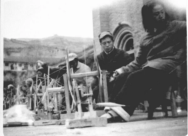 抗战时期老照片AI修复