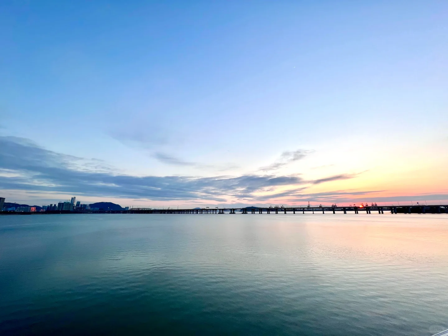 海上升天边的颜色??