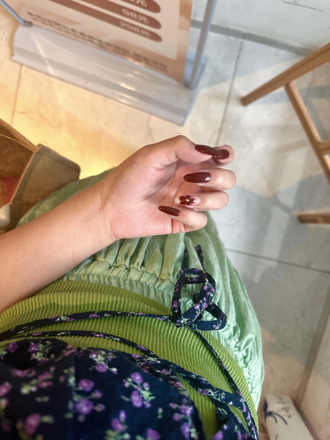 夏天就要做红色美甲?❤️