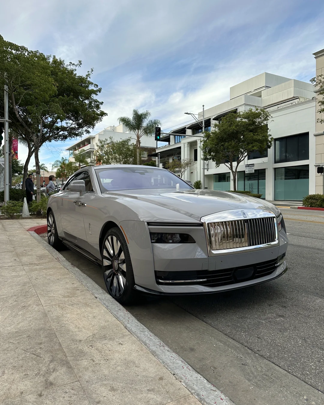 劳斯莱斯Spectre遇困境｜难逃严重贬值压力