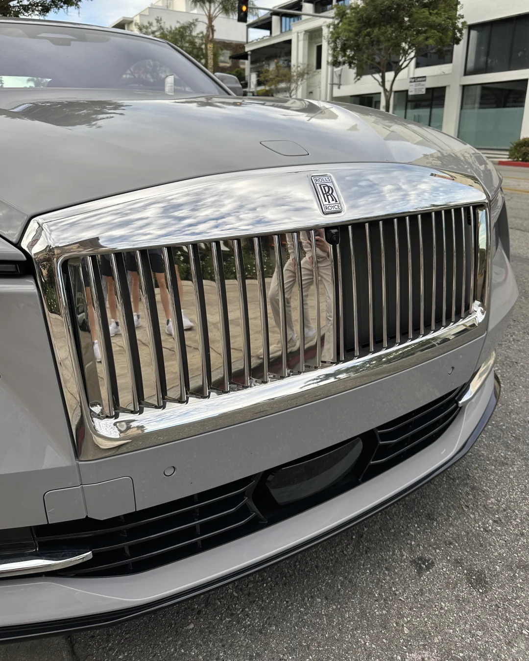 劳斯莱斯Spectre遇困境｜难逃严重贬值压力