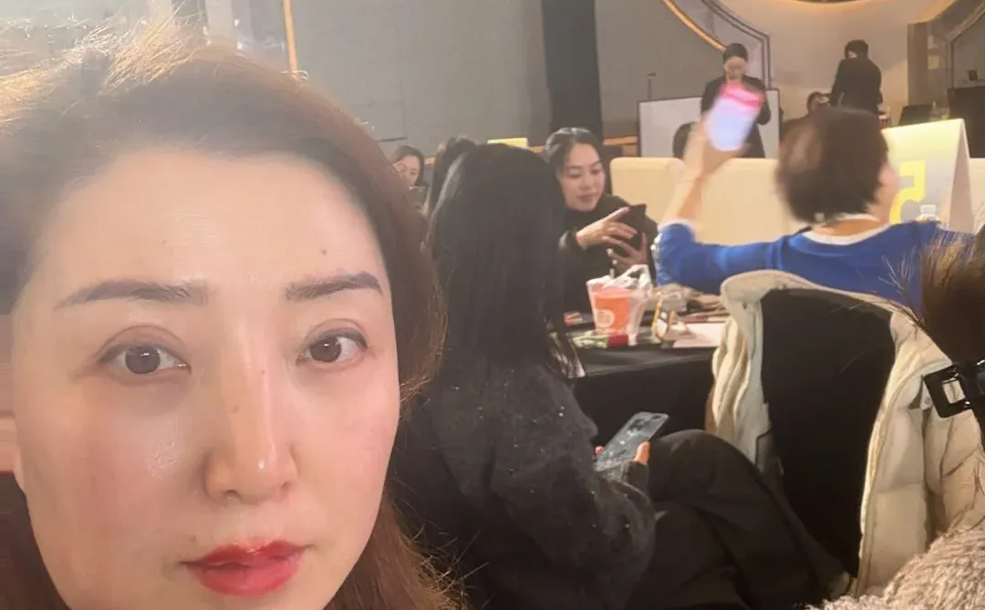 谁懂啊家人们！参加芙蕾恩年终盛会