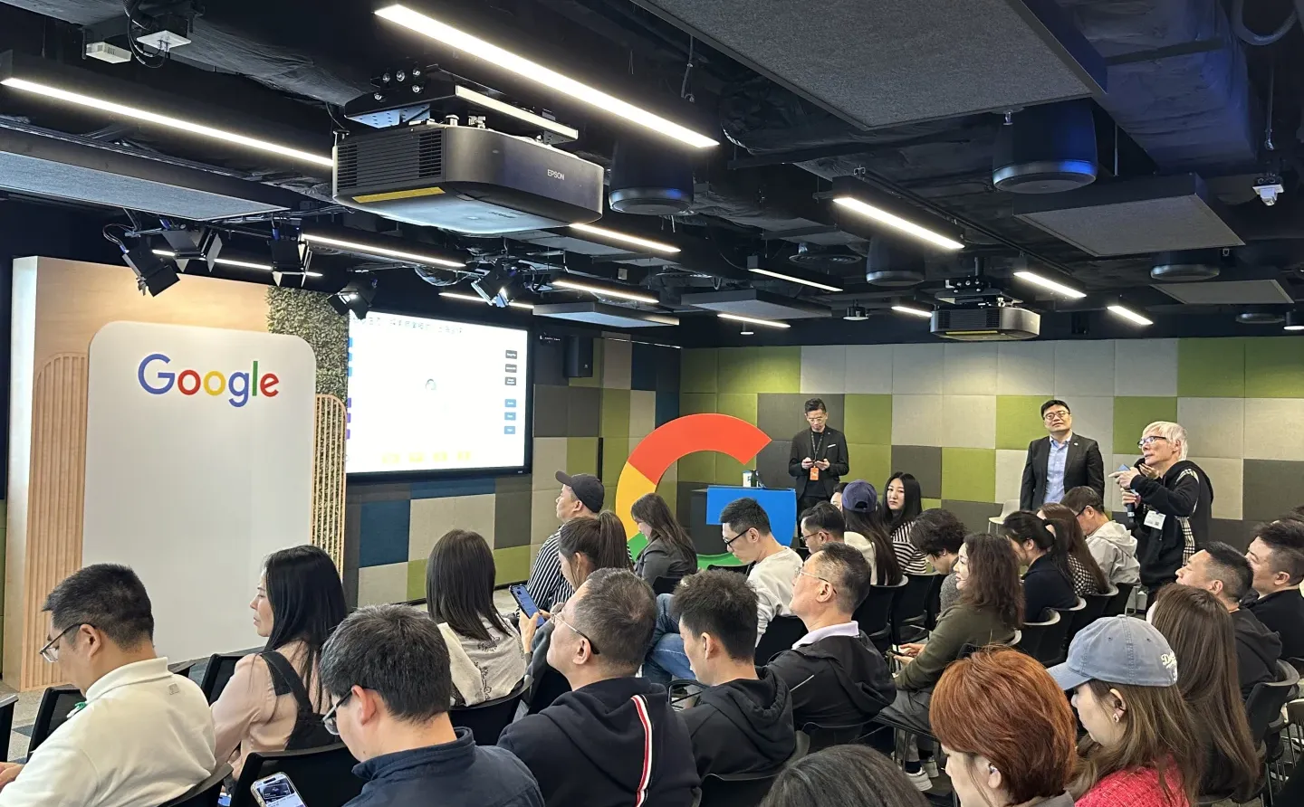 探秘谷歌AI前沿，解锁企业创新实践