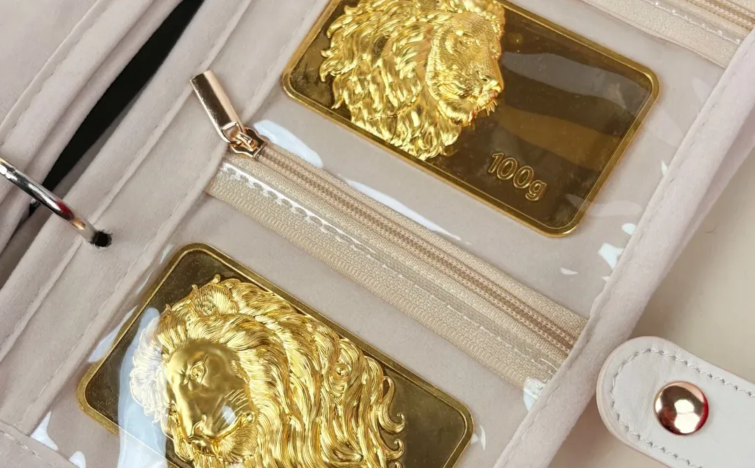 尊敬的公主殿下，您的黄金书已呈上，请阅读?