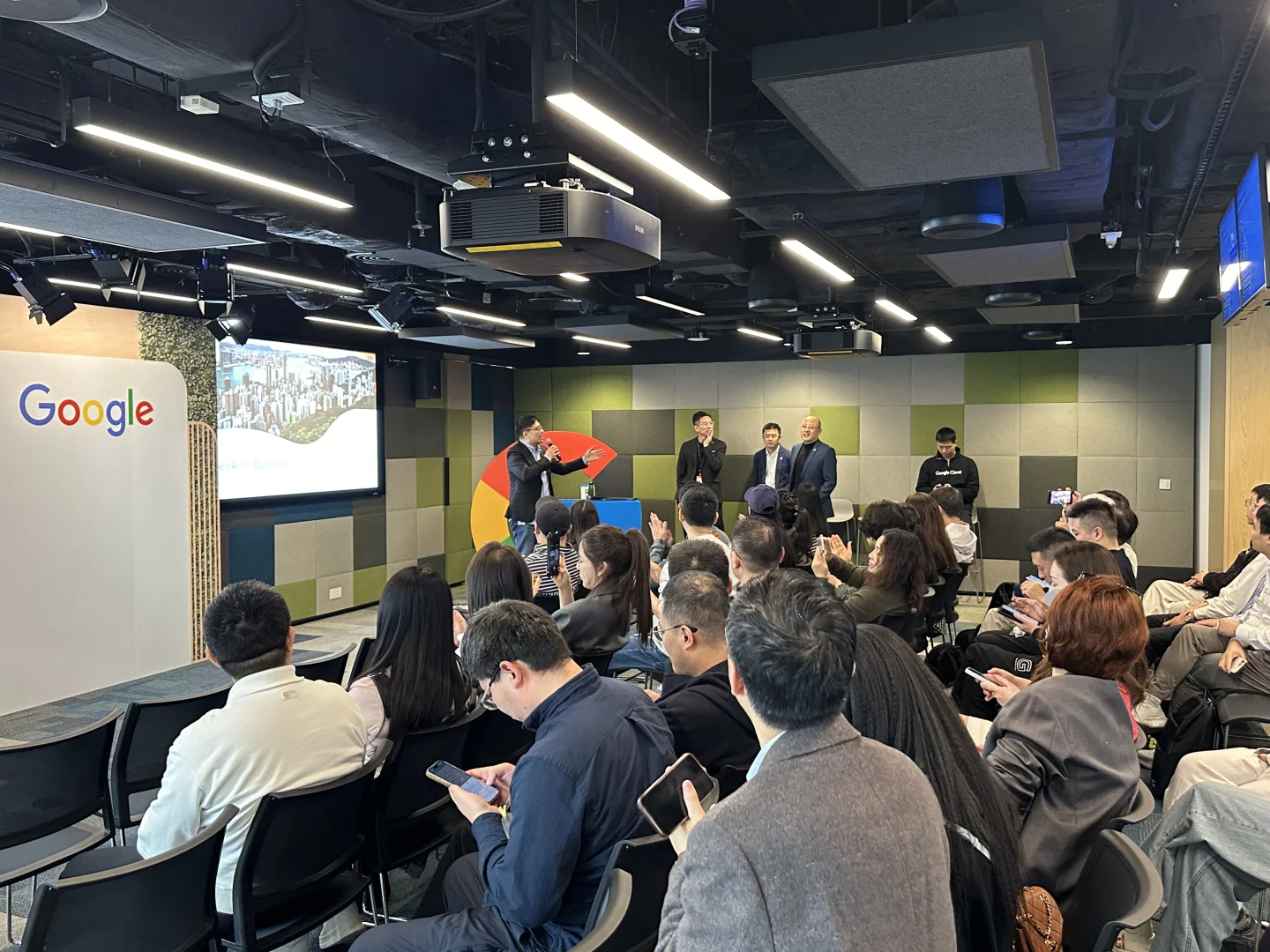 探秘谷歌AI前沿，解锁企业创新实践