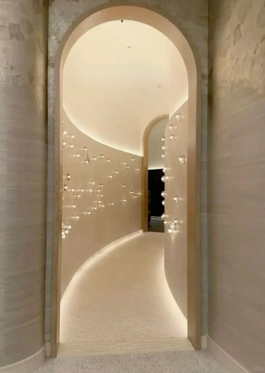 自助棋牌室出路？