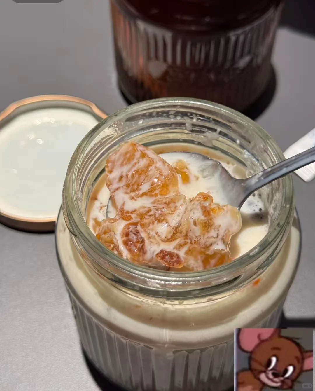 在疆内上学的孩子哭了