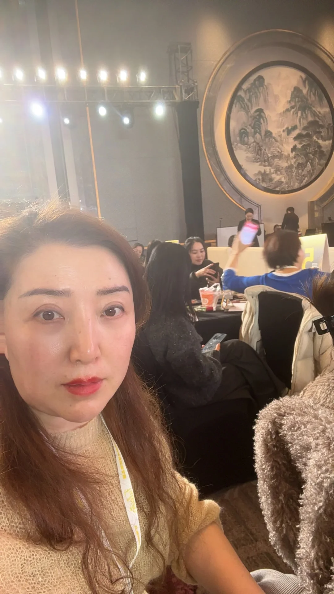 谁懂啊家人们！参加芙蕾恩年终盛会