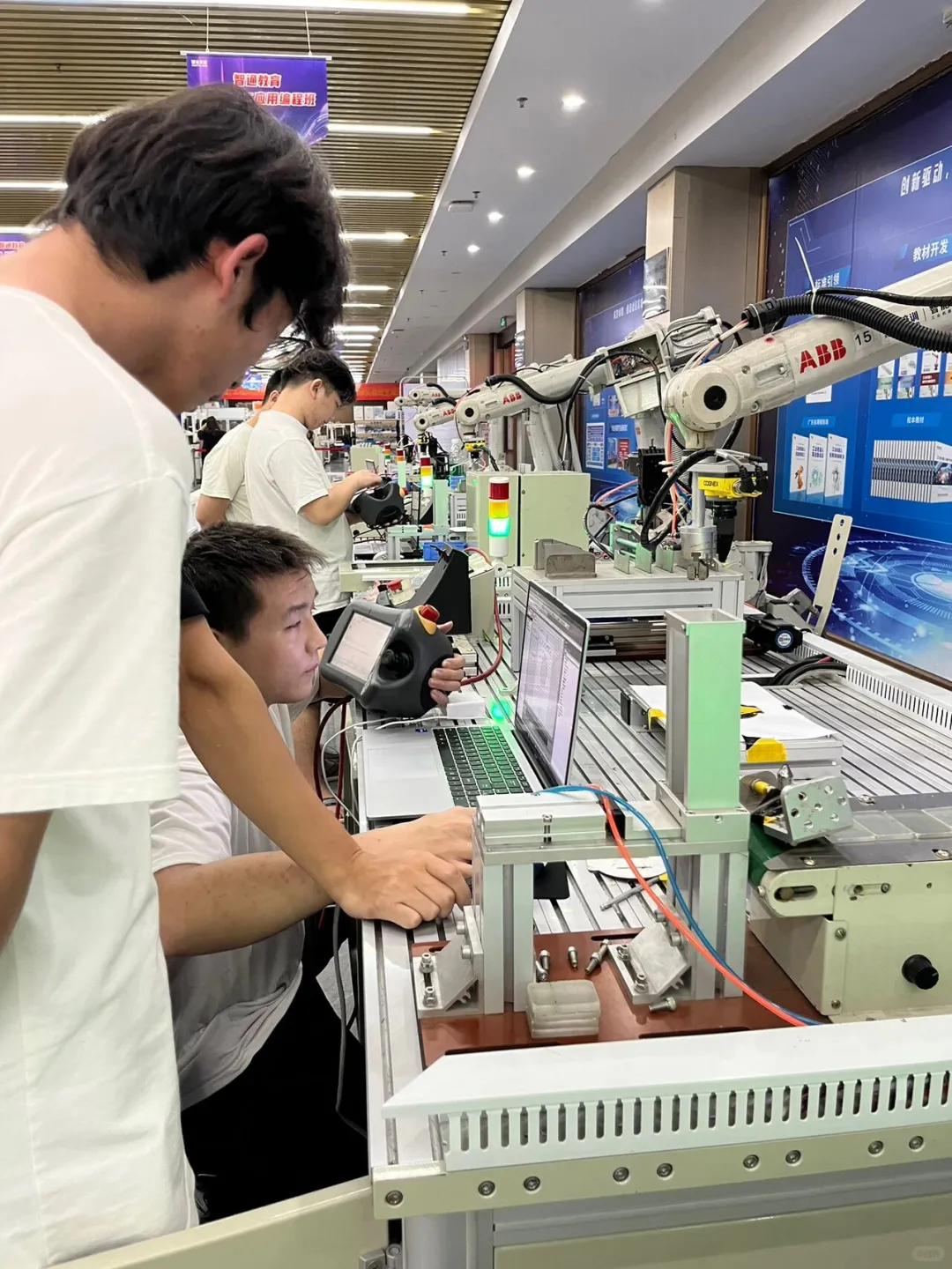 东莞智通专业工业机器人培训课程零基础学习