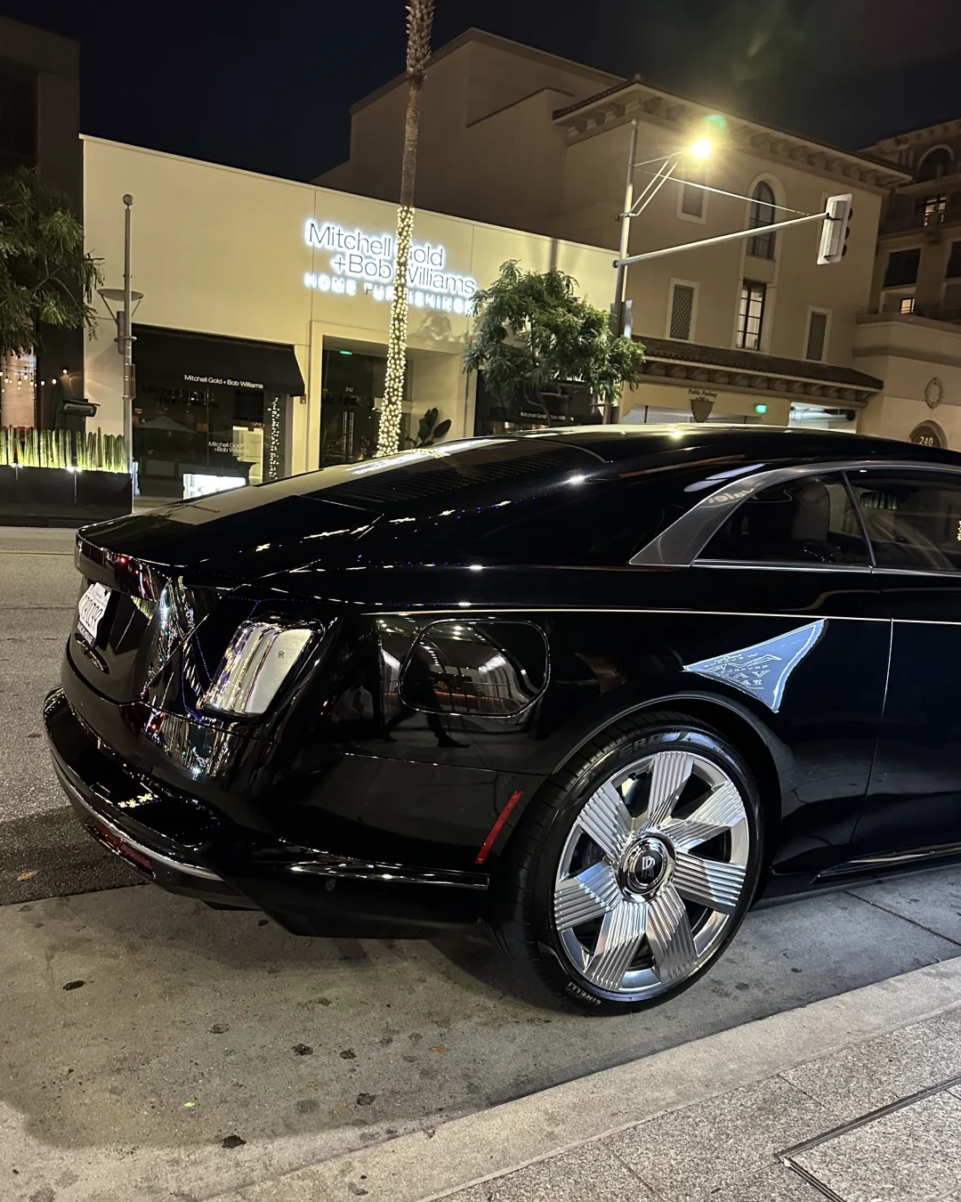 劳斯莱斯Spectre遇困境｜难逃严重贬值压力