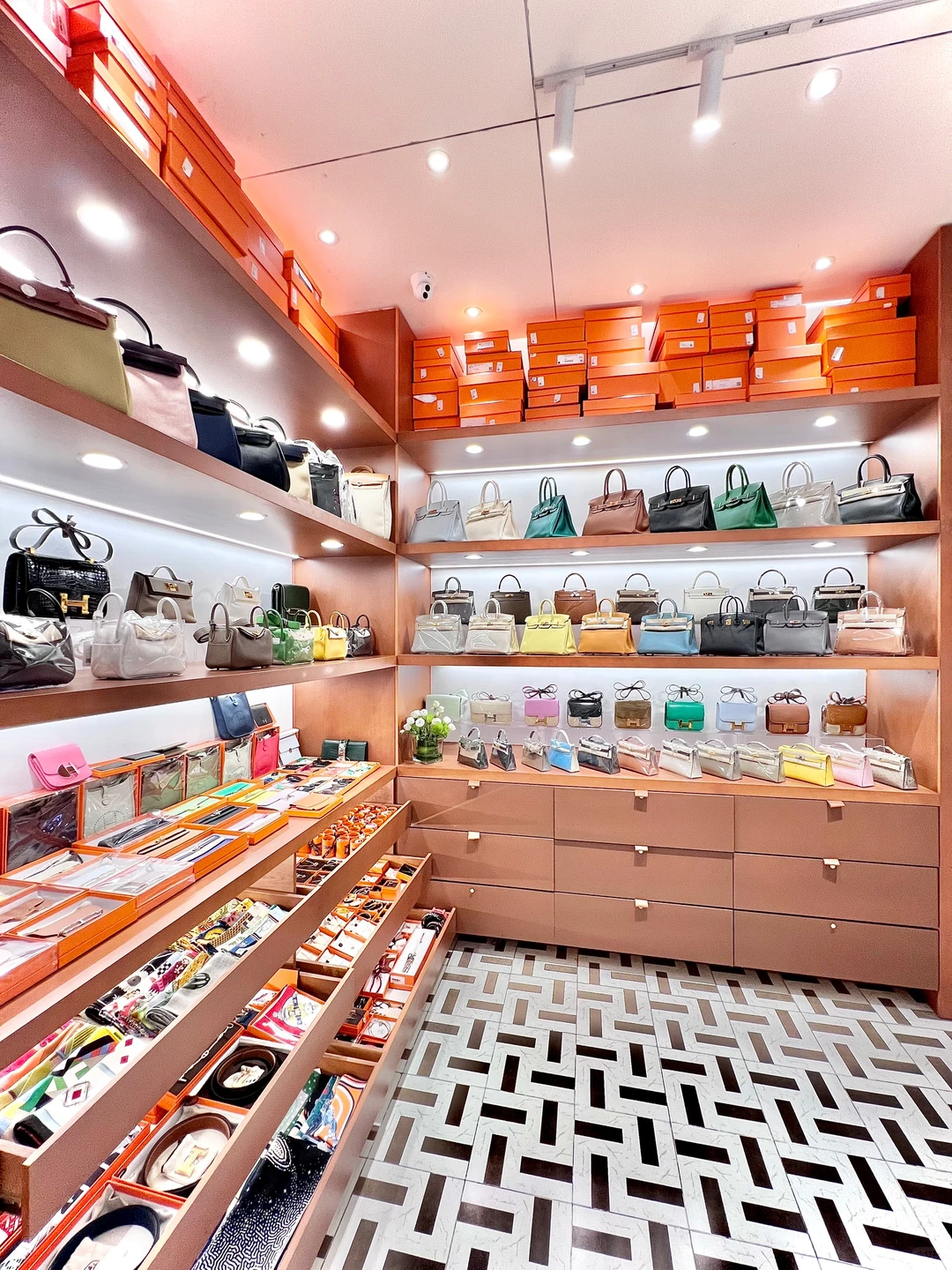 【一泽名站】| 15年二奢老店•专业高价回收 ✅