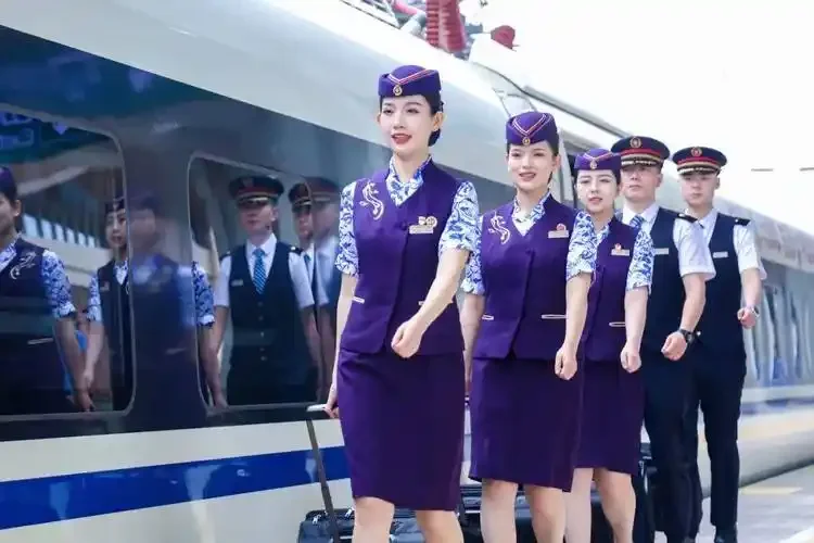 上海局杭州客运段列车乘务员