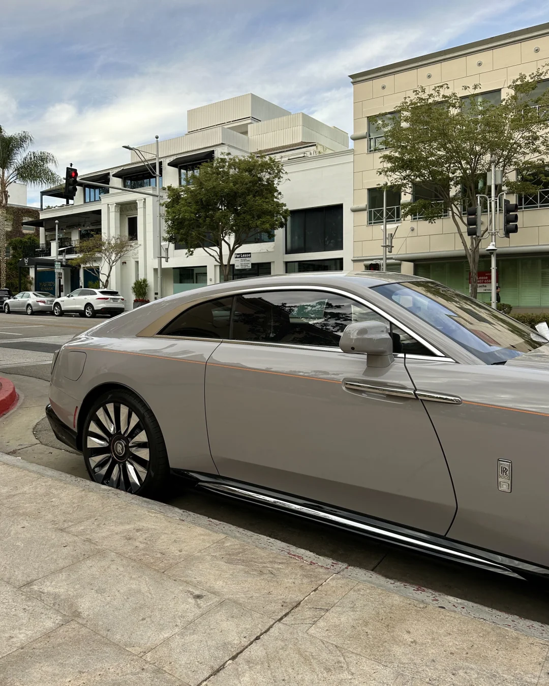 劳斯莱斯Spectre遇困境｜难逃严重贬值压力