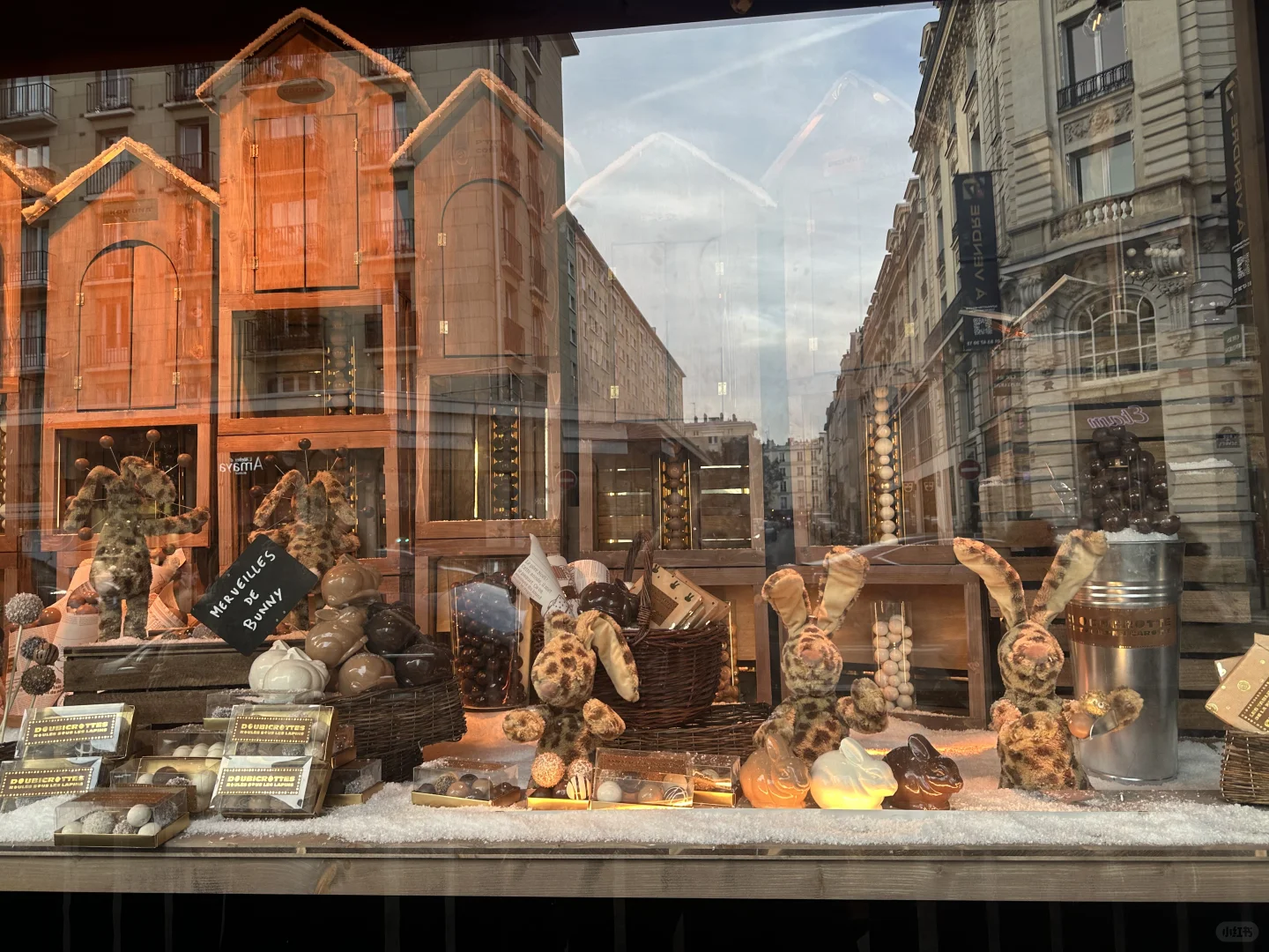 品牌人看圣诞橱窗:花百万打造的“天真”