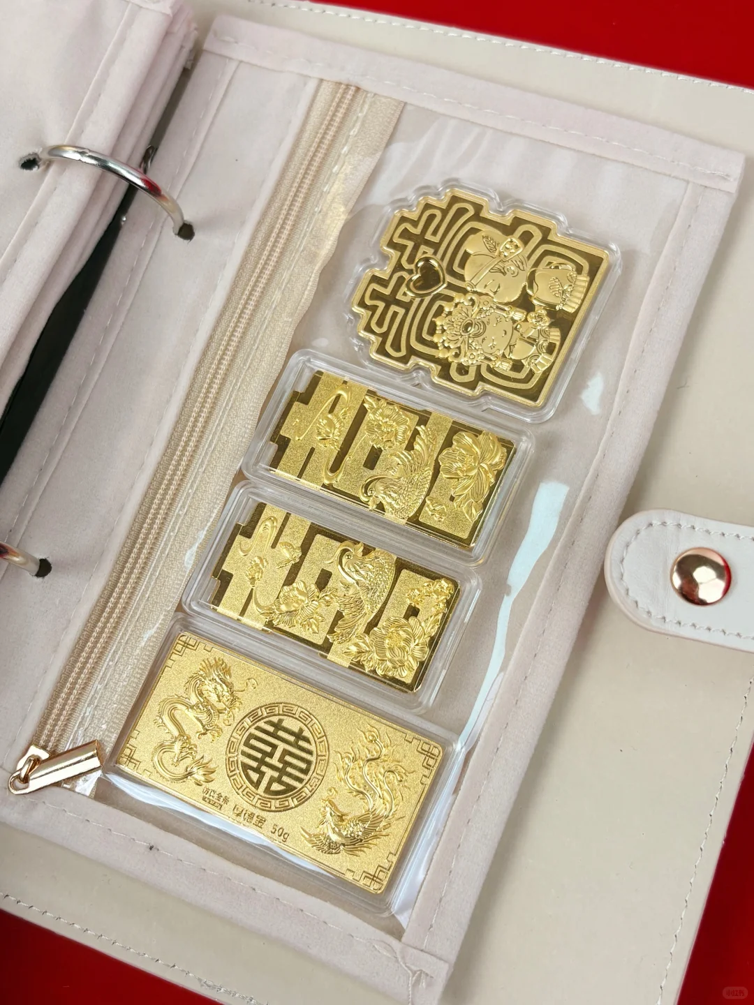 尊敬的公主殿下，您的黄金书已呈上，请阅读?