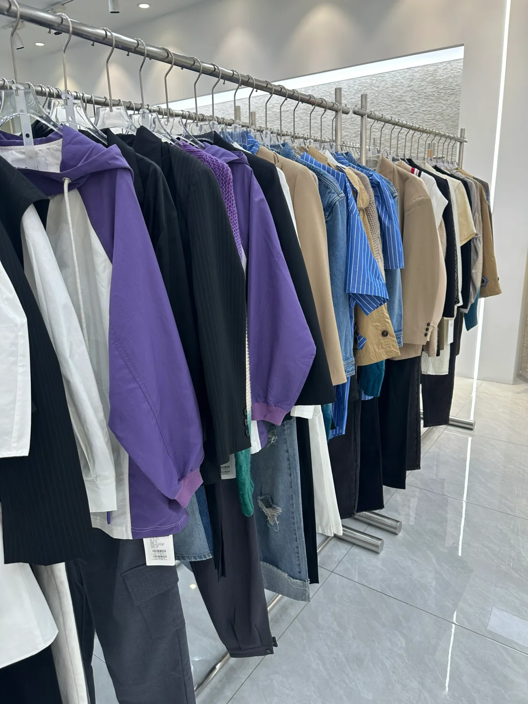 广州全品类女装货源 卫衣 休闲裤 外套 连衣