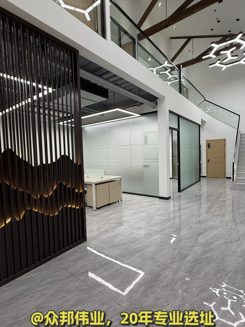 百子湾蓝梦园246平独栋复式 带独立小院