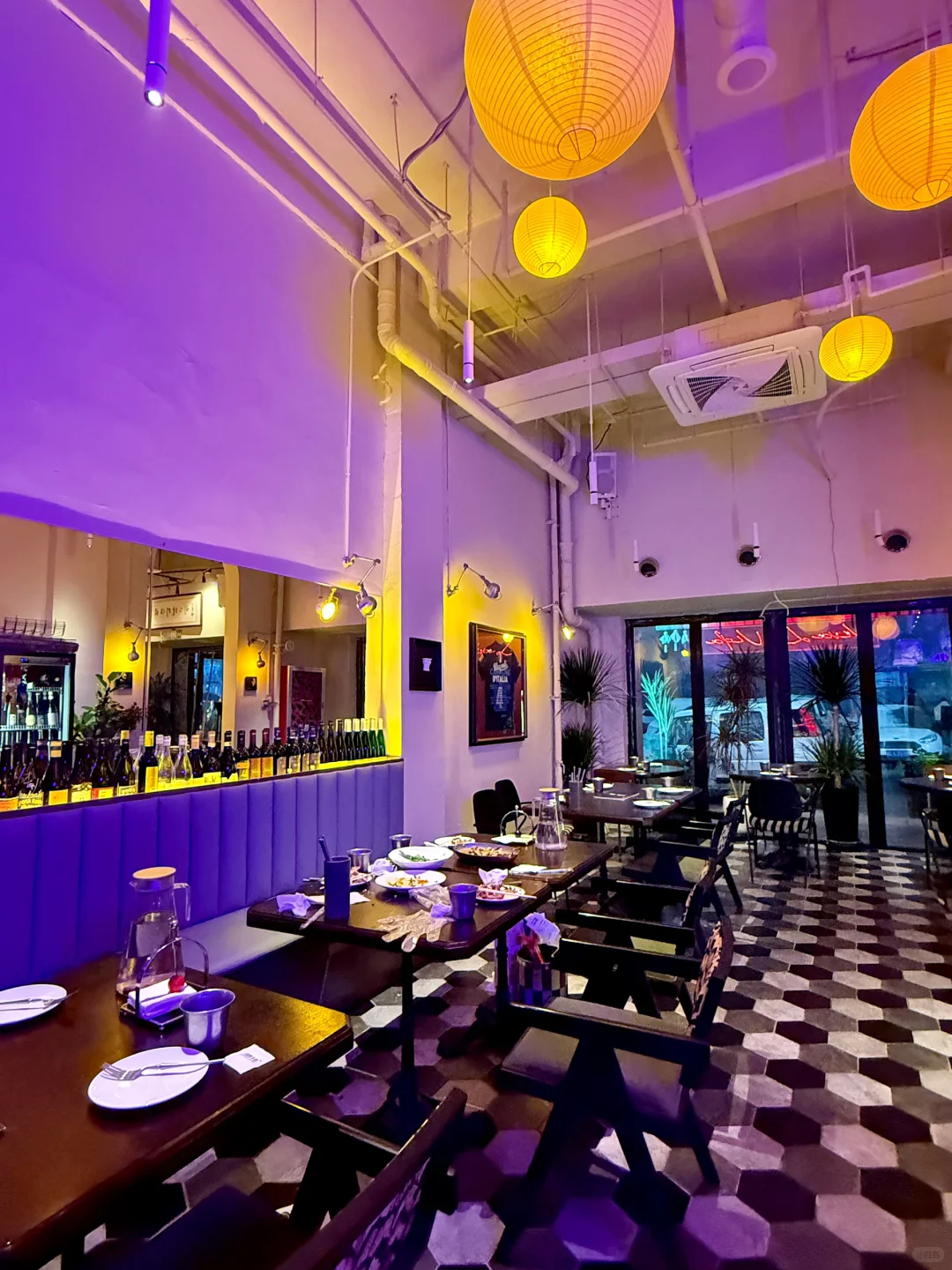 乌市年轻人请客新选择:炉师 Bistro氛围拉满