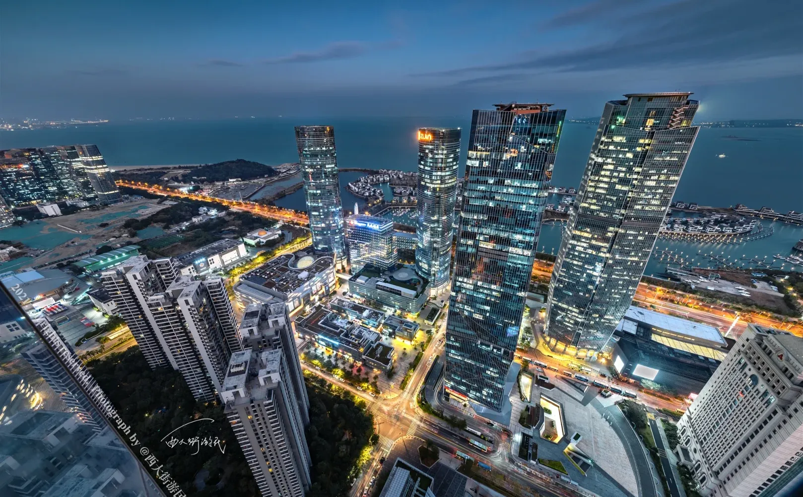 为什么厦门一个旅游城市经济会这么发达？