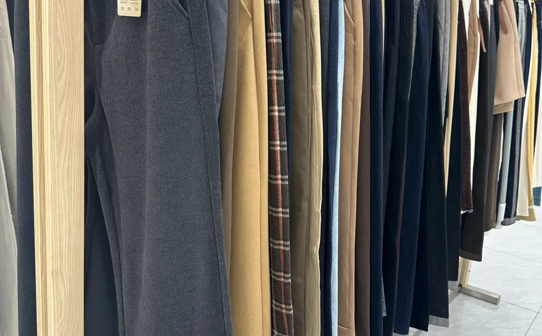 广州全品类女装货源 卫衣 休闲裤 外套 连衣