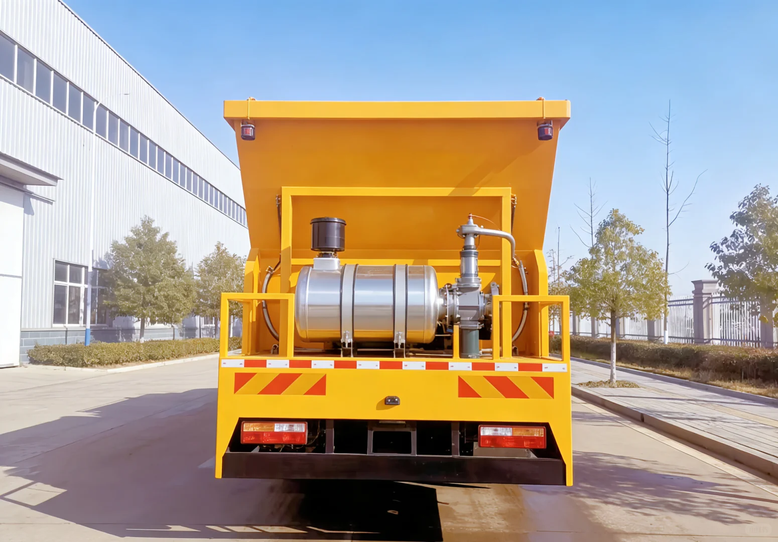 沥青同步封层车实践案例与选购要点分享