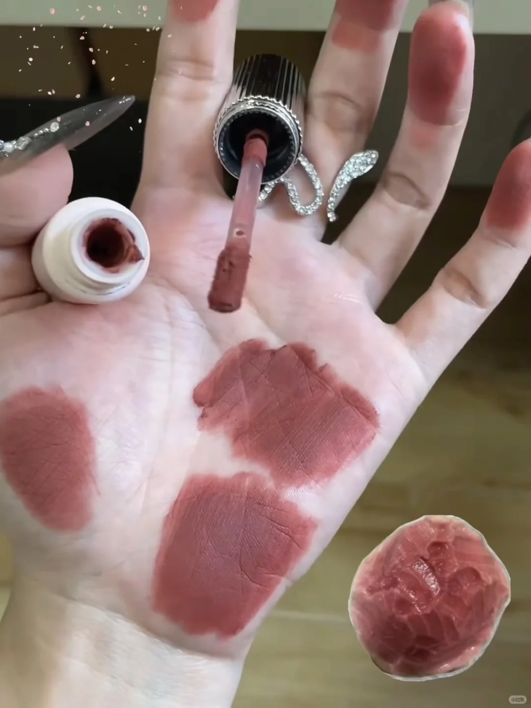 ?韩国神级染发膏！黑发红唇锁死它? ?黄黑