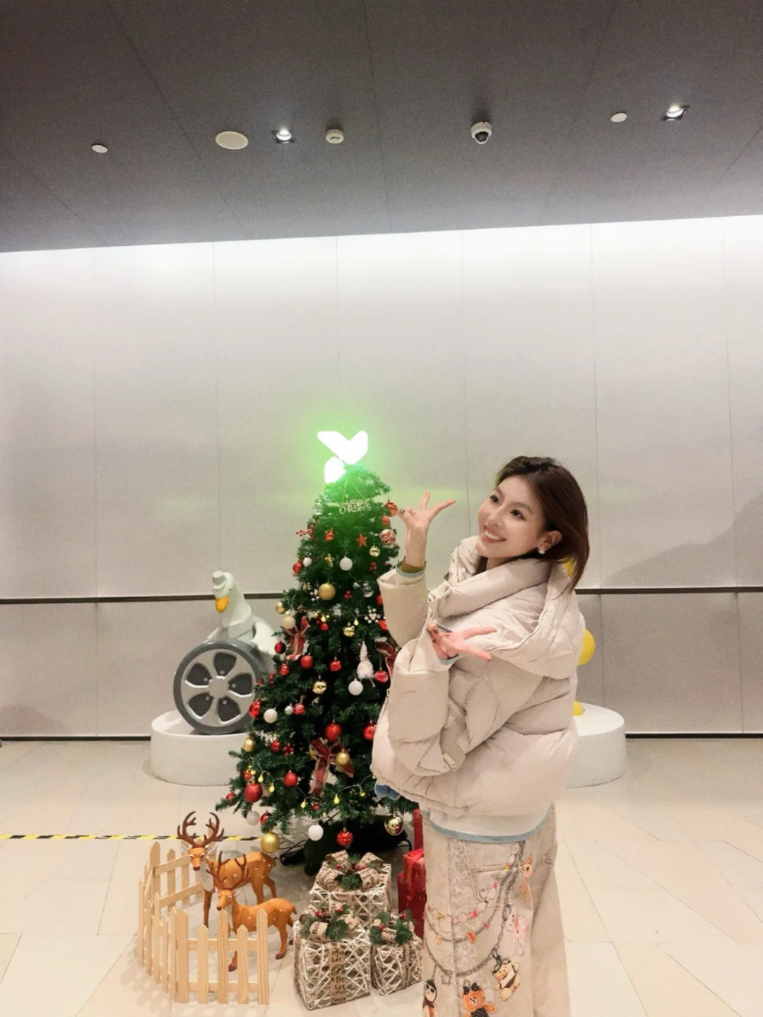 上海蔚来｜也是在公司和logo合上影了☀️